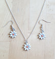 Silver Plated Daisy Flower Necklace & Earring Set